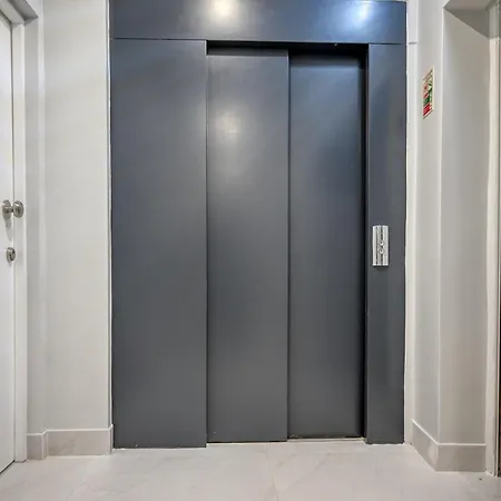 Beco Santa Emilia 4n, A In Madeira *