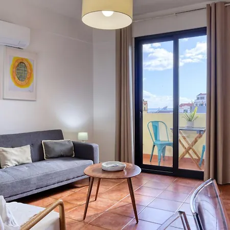 Beco Santa Emilia 4n, A In Madeira