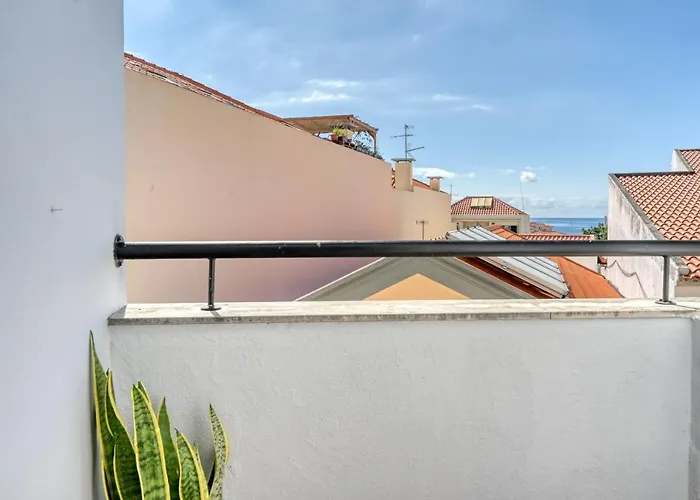 Beco Santa Emilia 4n, A In Madeira *